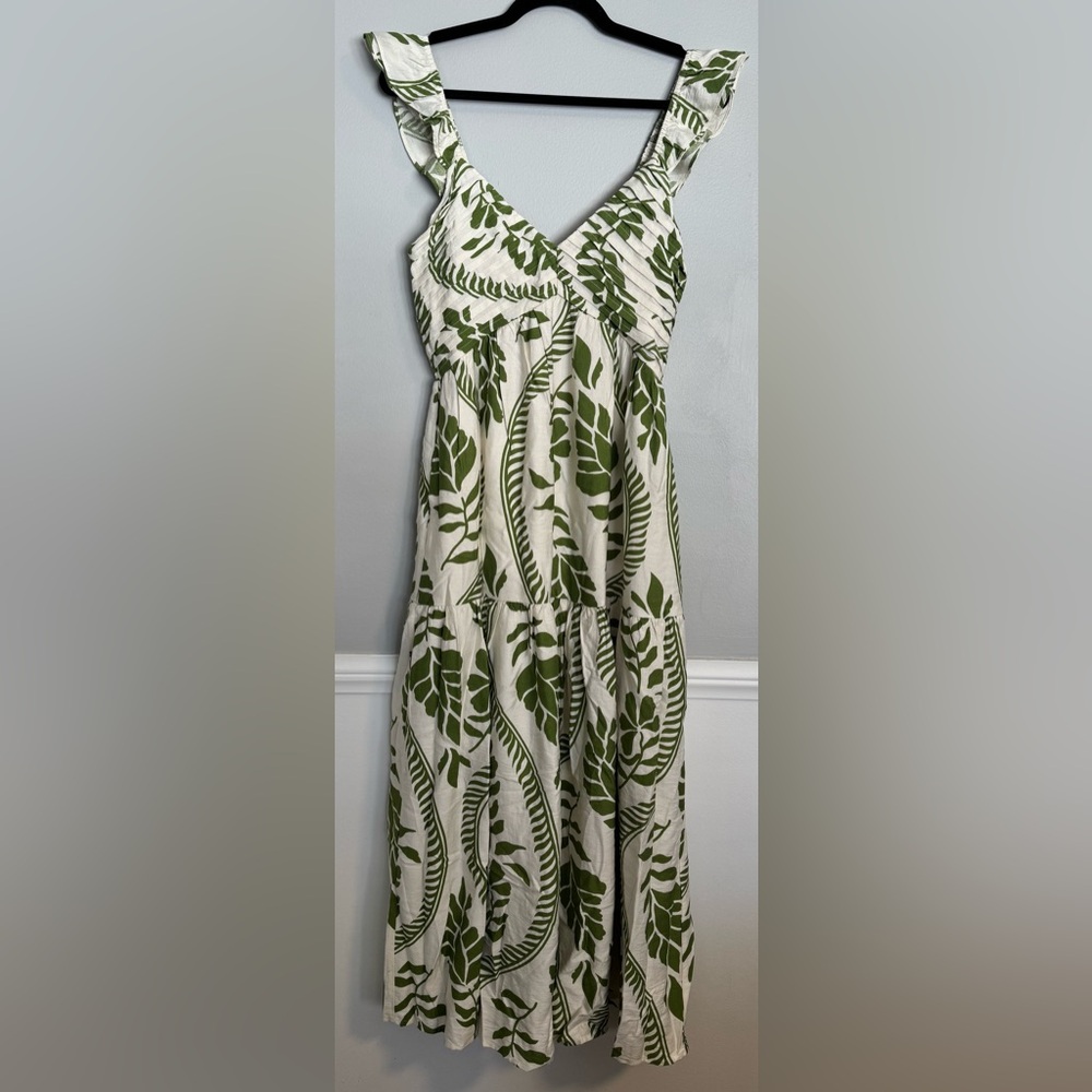 THML Inaya flutter sleeve green leaf print maxi dress - Picture 3 of 9